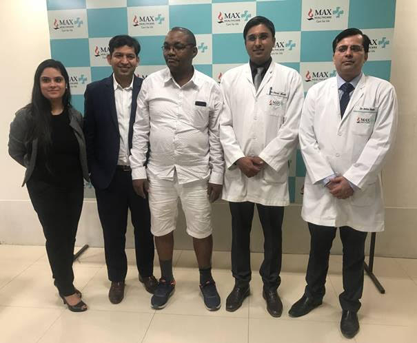 Max Healthcare ha eseguito la prima procedura di sostituzione totale del ginocchio nell'asilo nido in India