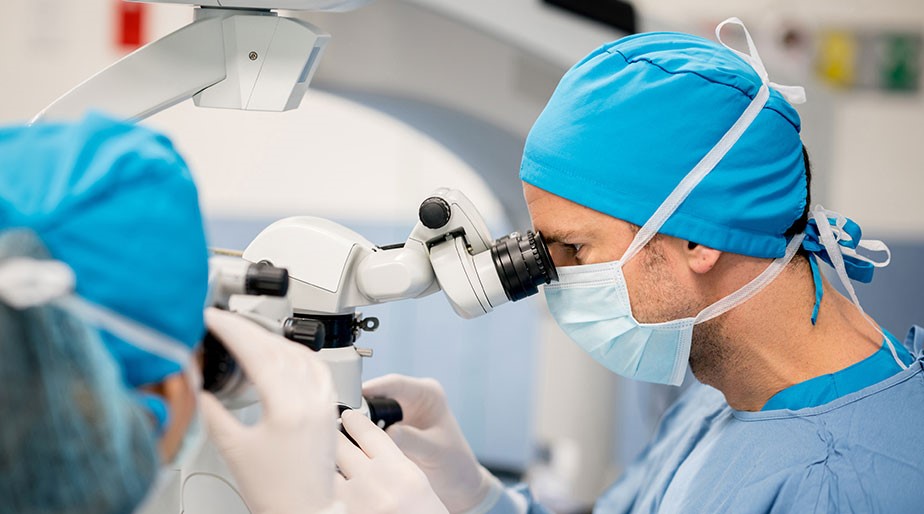 Top-10-Augenchirurgen-in-indien