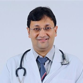 Il dottor Mohit Agarwal