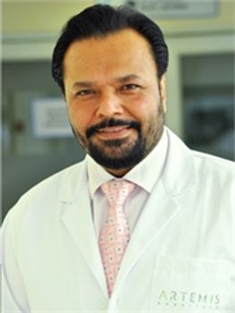 Il dottor Manjinder Sandhu