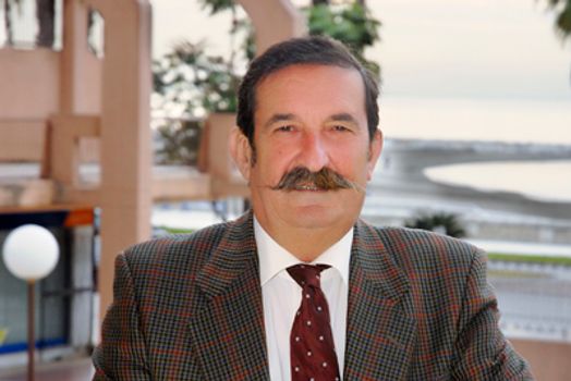 Dr Manuel Martínez Moya