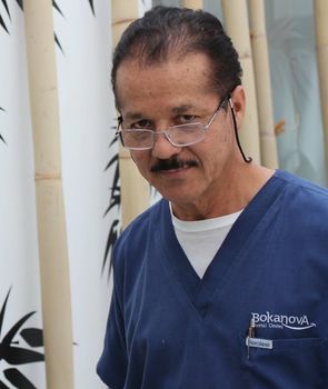 Dr Esteban Barragan