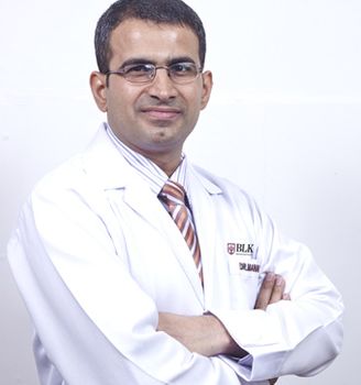 Доктор Манав Вадхаван