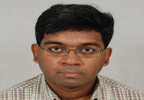 Dr Vinay Kumaran