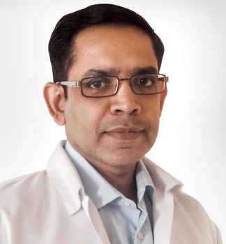 Il dottor Suresh Birajdar