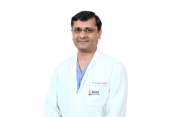 Il dottor Arvind Sethi