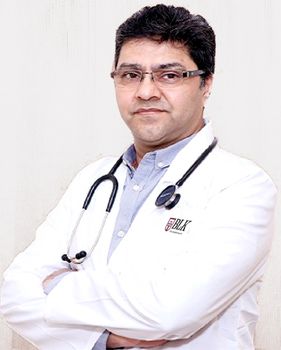 Il dottor Sanjay Khanna