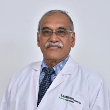 Il dottor Mohan Koppikar